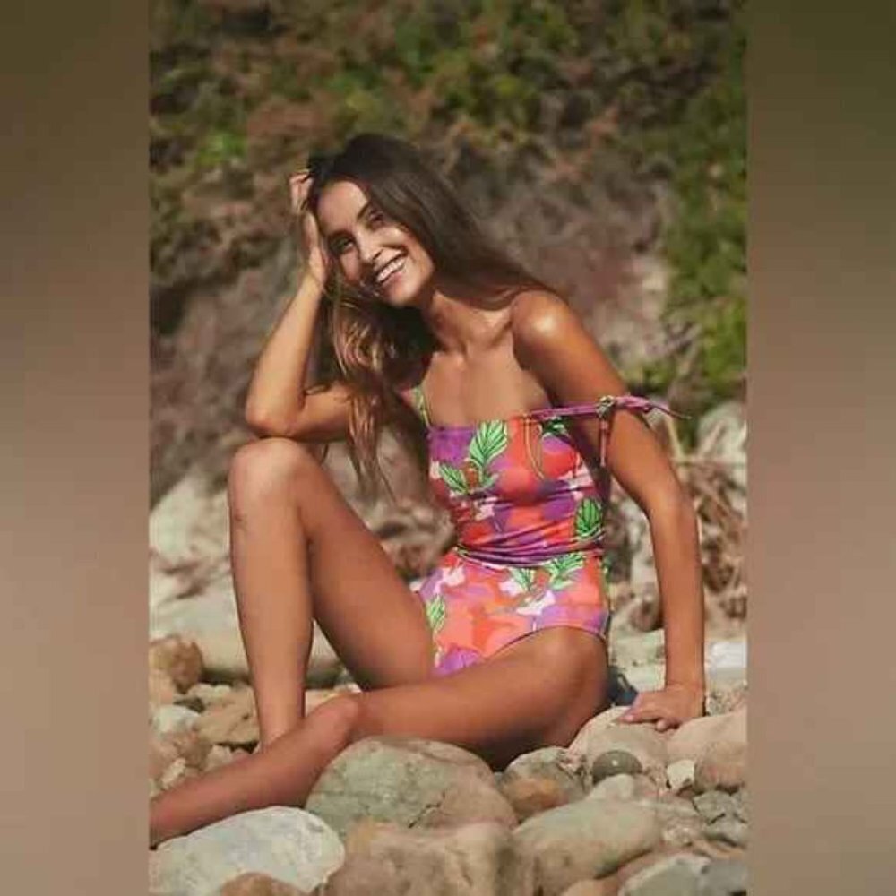 NEW Beth Richards Straight One Piece Swimwear Floral Size XS